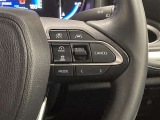 レーダークルーズコントロール(全車速追従機能付)付きです。車速に応じて追従支援してくれるので、ロングドライブも快適です。詳細は販売店スタッフまでおたずねください。