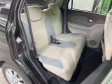 運転席シート廻りは使用感も少なく、良好な状態となっています。丁寧に使われていたことがよくわかりますね。後部座席も気になるようなキズ・汚れやへたり等、大きなダメージはなく、良好な状態です。