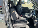運転席まわりは、使用感も少なく良好な状態です。