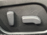 【パワーシート】スイッチ一つで簡単にシートの微調整が可能!電動だから力もいりません!快適なシートポジションにセットして、快適なドライブをお楽しみください。