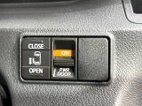 【パワースライドドア】スマートキーや運転席のスイッチでスライドドアの開閉が可能♪電動だから力を入れてドアを開ける必要が無く、小さいお子様でも、重い荷物を持っている時もラクに開け閉めできます♪