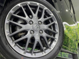 【純正15インチアルミホイール】外観にマッチした純正アルミホイールを装着しております。各種社外アルミホイールや、スタッドレスタイヤも取扱いしております。是非ご相談ください♪