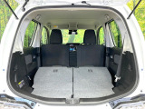 普段のお買い物や通勤、送迎等に十分な荷室スペースを確保しております。セカンドシートを倒すと、大きな荷物の積載も可能です♪