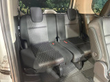3列目シートはもちろん状態良好☆大人でもゆったりと座って頂けますので、大人数でのお出かけもラクラクです♪ご家族で、気の知れた仲間で、ドライブに行くのが楽しみですね♪
