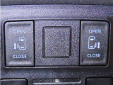 両側電動スライドドアを装備しております。