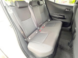 後部座席も気になるようなキズ・汚れやへたり等、大きなダメージはなく、良好な状態です。