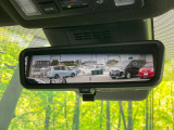 【デジタルインナーミラー】後席の大きな荷物や同乗者で後方が確認しづらい時でも安心!カメラが撮影した車両後方の映像をルームミラー内に表示。クリアな視界で状況の確認が可能です!