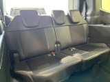 3列目シートはもちろん状態良好☆大人でもゆったりと座って頂けますので、大人数でのお出かけもラクラクです♪ご家族で、気の知れた仲間で、ドライブに行くのが楽しみですね♪