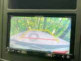【バックカメラ】駐車時に後方がリアルタイム映像で確認できます。大型商業施設や立体駐車場での駐車時や、夜間のバック時に大活躍!運転スキルに関わらず、今や必須となった装備のひとつです!