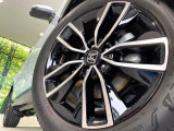 【純正18インチアルミホイール】外観にマッチした純正アルミホイールを装着しております。各種社外アルミホイールや、スタッドレスタイヤも取扱いしております。是非ご相談ください♪