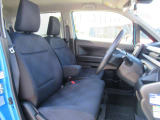 運転席です。長距離の運転でも快適なシートでございます。ご来店いただきましたら是非雑石に座ってみてください。