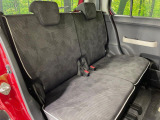後部座席も気になるようなキズ・汚れやへたり等、大きなダメージはなく、良好な状態です。