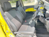 運転席シート廻りは使用感も少なく、良好な状態となっています。前オーナー様が丁寧に使っていたことがよくわかりますね。