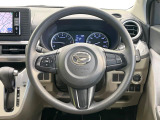 ステアリングも使用感が少なく、きれいな状態となっております♪