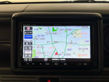 高精細画面で操作がしやすいパナソニック製メモリーナビを装着しています。