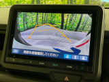 【バックカメラ】駐車時に後方がリアルタイム映像で確認できます。大型商業施設や立体駐車場での駐車時や、夜間のバック時に大活躍!運転スキルに関わらず、今や必須となった装備のひとつです!