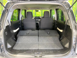 普段のお買い物や通勤、送迎等に十分な荷室スペースを確保しております。セカンドシートを倒すと、大きな荷物の積載も可能です♪