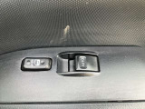 運転席はパワーウインドです。ドアミラーの格納調整も行えます!