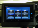 センターパネルにスッキリと収まった純正オーディオです!お気に入りの音楽・ラジオを聴きながら楽しいドライブをお楽しみくださいね♪