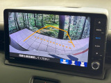 【バックカメラ】駐車時に後方がリアルタイム映像で確認できます。大型商業施設や立体駐車場での駐車時や、夜間のバック時に大活躍!運転スキルに関わらず、今や必須となった装備のひとつです!