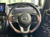 【純正革巻きステアリング】上質な革を使用することで、手にしっかり馴染みとても運転しやすいハンドルです♪
