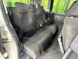 後部座席も気になるようなキズ・汚れやへたり等、大きなダメージはなく、良好な状態です。