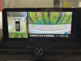 【アラウンドビューモニター】専用のカメラにより、上から見下ろしたような視点で360度クルマの周囲を確認することができます☆縦列駐車や幅寄せ時に活躍してくれます♪