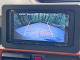 【バックカメラ】駐車時に後方がリアルタイム映像で確認できます。大型商業施設や立体駐車場での駐車時や、夜間のバック時に大活躍!運転スキルに関わらず、今や必須となった装備のひとつです!