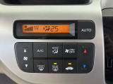 「オートエアコン」が付いています。1年中快適な室内を提供!車内温度を設定すると、風量を自動で調節してくれます。