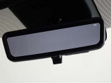 デジタルインナーミラーを装備してます。後部座席の人や大きな荷物で後方の視界を遮られることがありません。