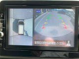 ★アラウンドビューモニター★クルマを真上から見下ろしているかのような映像によって車庫入れや縦列駐車などの駐車時に自車と駐車位置の関係をひと目で確認できスムースな駐車をサポートします!