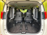 普段のお買い物や通勤、送迎等に十分な荷室スペースを確保しております。セカンドシートを倒すと、大きな荷物の積載も可能です♪