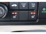 シートヒーター装備付き車!!座席に埋め込まれた電熱線によりシートを暖めることが出来る装備で、温められたシートは、寒い冬には最適です!!