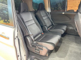 後部座席も気になるようなキズ・汚れやへたり等、大きなダメージはなく、良好な状態です。