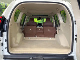 普段のお買い物や通勤、送迎等に十分な荷室スペースを確保しております。セカンドシートを倒すと、大きな荷物の積載も可能です♪
