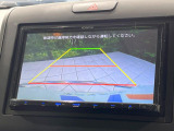 【バックカメラ】駐車時に後方がリアルタイム映像で確認できます。大型商業施設や立体駐車場での駐車時や、夜間のバック時に大活躍!運転スキルに関わらず、今や必須となった装備のひとつです!