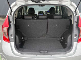 ラゲッジスペースも広々していて荷物もたくさん載りそうです。普段のお買い物もこれだけのスペースがあれば安心です。