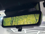 【デジタルインナーミラー】後席の大きな荷物や同乗者で後方が確認しづらい時でも安心!カメラが撮影した車両後方の映像をルームミラー内に表示。クリアな視界で状況の確認が可能です!