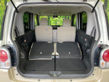 後席を格納すると、これだけの広さが!シーンに合わせたシートアレンジで、大きな荷物も積むことが出来ます♪