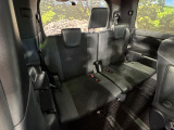 3列目シートはもちろん状態良好☆大人でもゆったりと座って頂けますので、大人数でのお出かけもラクラクです♪ご家族で、気の知れた仲間で、ドライブに行くのが楽しみですね♪