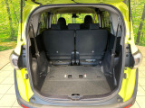 後席を格納すると、これだけの広さが!シーンに合わせたシートアレンジで、大きな荷物も積むことが出来ます♪
