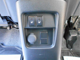 運転席に加え、助手席にもシートヒーターを装備。寒い日でも快適なドライブが楽しめます。