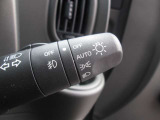 【オートライト機能】オートライト機能付いていますので自動でヘッドライト点灯・消灯します。トンネルの多い道などでは重宝しますね。ライト消し忘れ防止にもなりますよ。