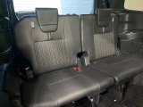3列目シートはもちろん状態良好☆大人でもゆったりと座って頂けますので、大人数でのお出かけもラクラクです♪ご家族で、気の知れた仲間で、ドライブに行くのが楽しみですね♪