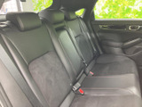 運転席側後部座席