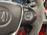 クルーズコントロールを装備しています。高速道路などで一定の速度で走ってくれるので運転が楽ですよ!速度を設定できますので、スピードの出しすぎにも注意できます。