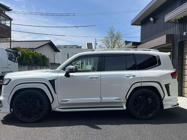 トヨタ ランドクルーザー300 3.5 ZX 4WD の中古車詳細 (10,000km