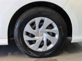 純正のスチールホイール+ホイールキャップ装着車です。