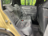 後部座席も気になるようなキズ・汚れやへたり等、大きなダメージはなく、良好な状態です。