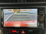 【バックモニター】バックカメラが装着されています。車庫入れが苦手な方もこれがあれば安心ですね
